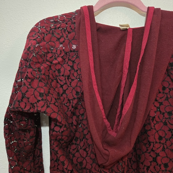 🌴FINAL SALE Gimmicks BKE Lace Hoodie Burgundy XS - Picture 5 of 11